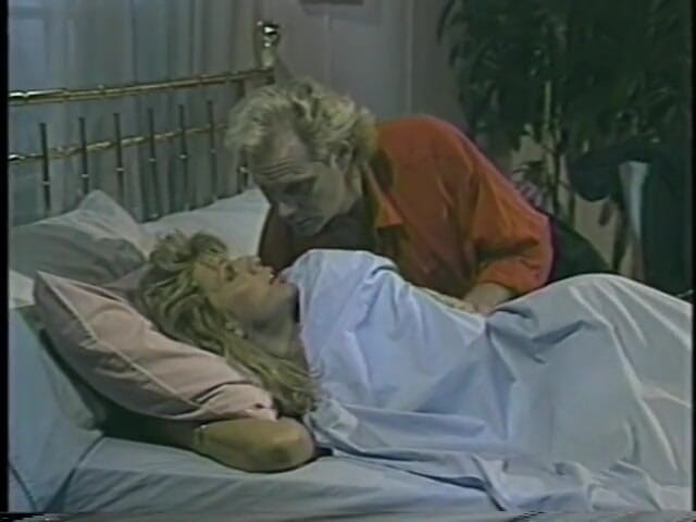 Old Good Porn: Classic clip with gorgeous all-natural porn queen giving good head...