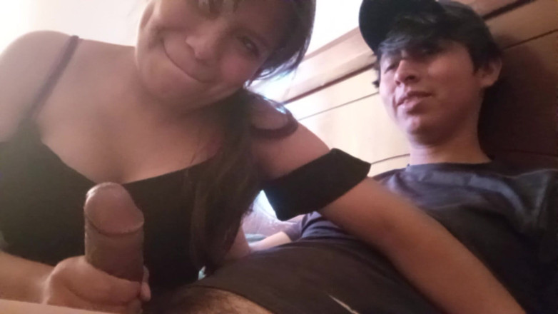 Moo DBOXXX: I Have Sex with the Girl Who Sells Me My...