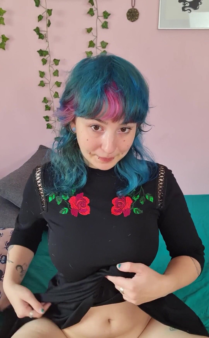 Khalamite: आज मैं कुछ खरीदारी करता हूं लेकिन बिना पैंटी के!