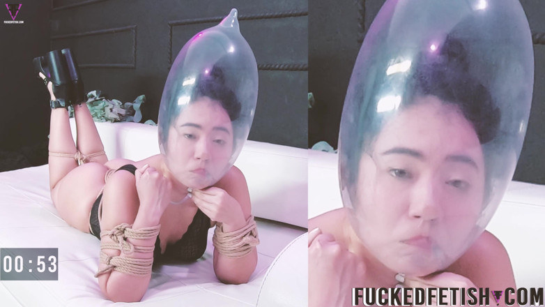 Fucked fetish: 避孕套呼吸瑜伽眼镜蛇moni lee训练愚蠢的脸