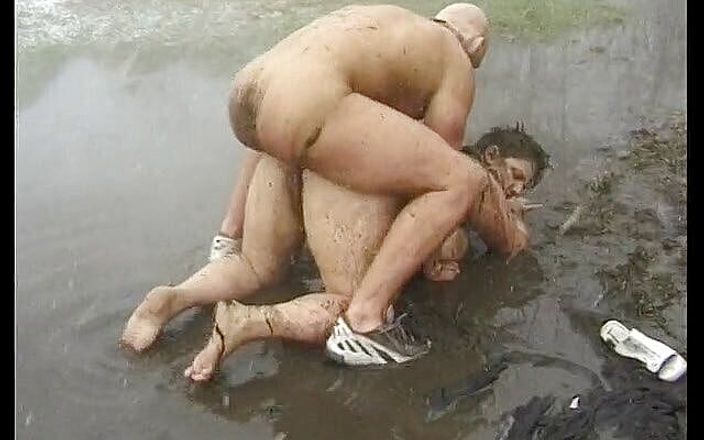 Horny Two really wet MILFs: BBW gets rougly fucked in the mudd