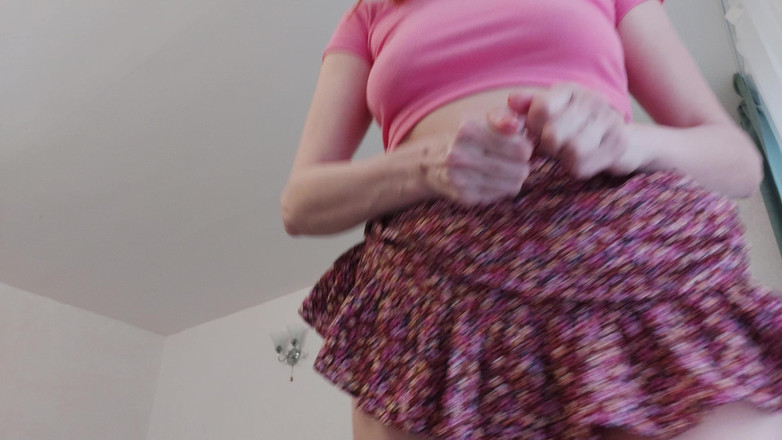 GinnaGg: Jugando Con Un Tampón En Un Primer Plano Peludo