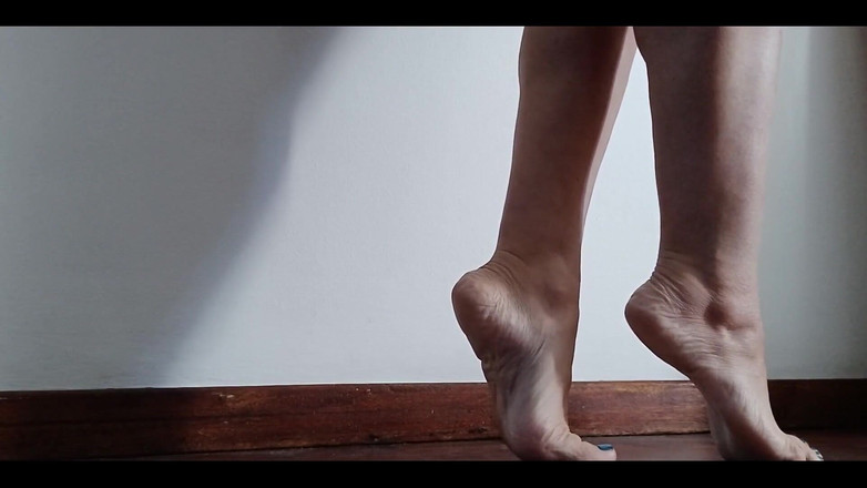 Kinky Lyrical: Solo 2 minutos de mis pies y algunos tacones altos