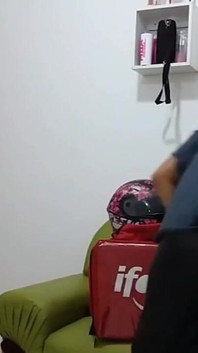 Entregador De Lanche Se Deu Bem Com Novinha Gostosa
