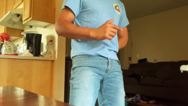 Xooshua (xblue18): मैं तुम्हारे साथ नृत्य करना चाहता हूं और संगीत की लय के लिए कपड़े उतारना चाहता हूं