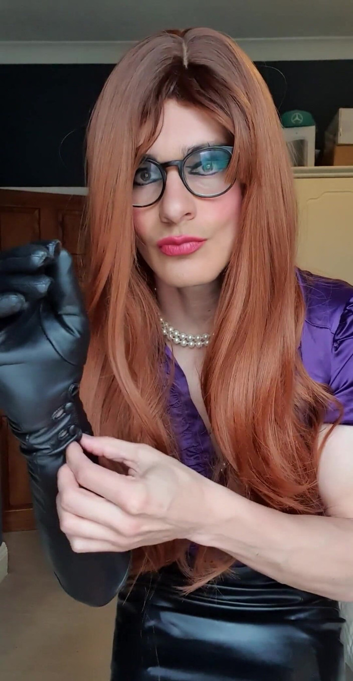 JessicaXD: 我想要你来我的办公室，我需要得到你的意见