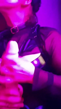 This Is My First Time Giving a Blowjob in the World of Virtual Reality