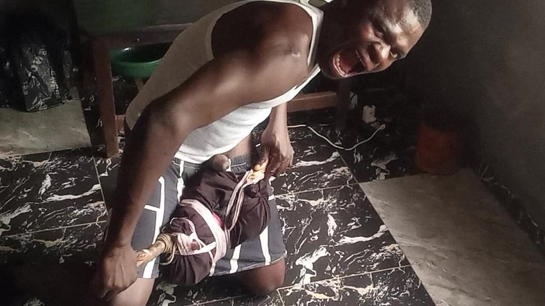 Moviesporn1: Abang seksi ini dicrot sperma tanpa sepong kontol