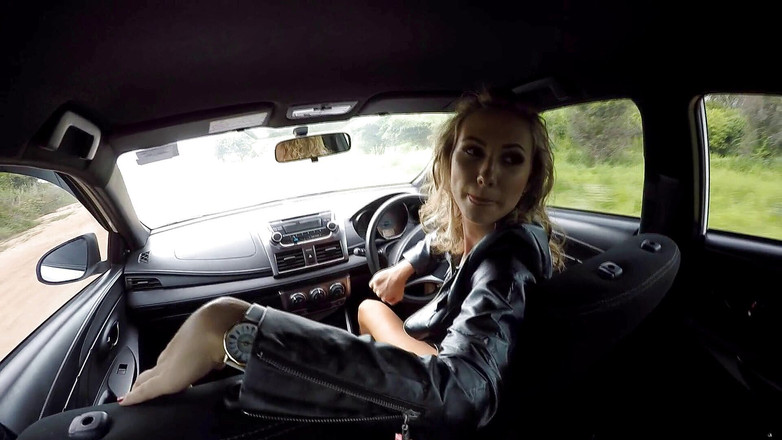 Angel The Dreamgirl: Conducere ciudată în marșarier