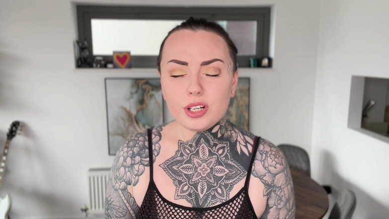 Miss Valentina: Scarica la cagna