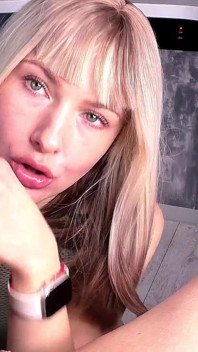 A Very Hot Girl Really Wants to Suck a Big Cock