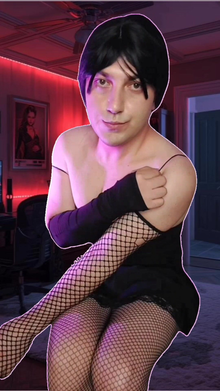 Kitty_Cross: 4 šéf Goth Femboy lahodné tělo velká přírodní prsa Sexy ženský tvar