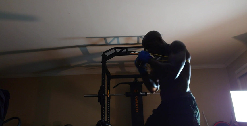 Hallelujah Johnson: Perçage de boxe hier 1
