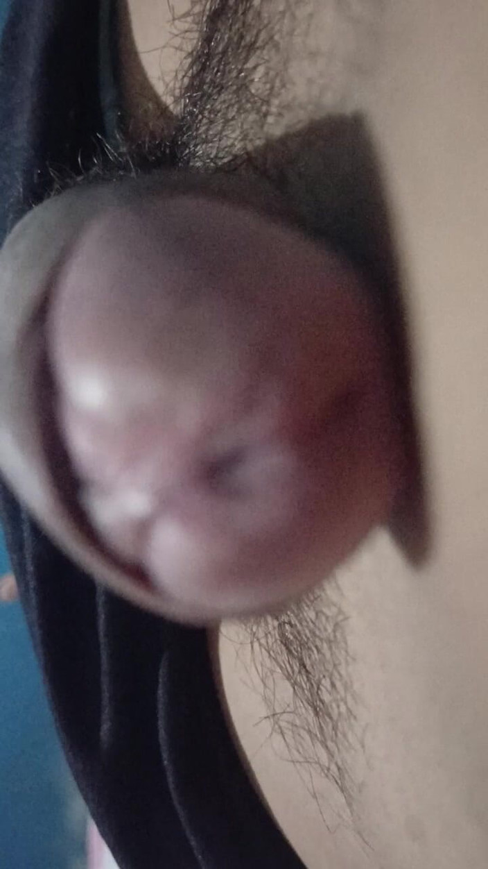 AdmHell: Minhas mãos estão cansadas de tremer meu pau grande