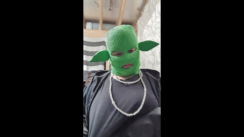 GBLNMMMY: 戴面具的胖熟女在手套上潮吹