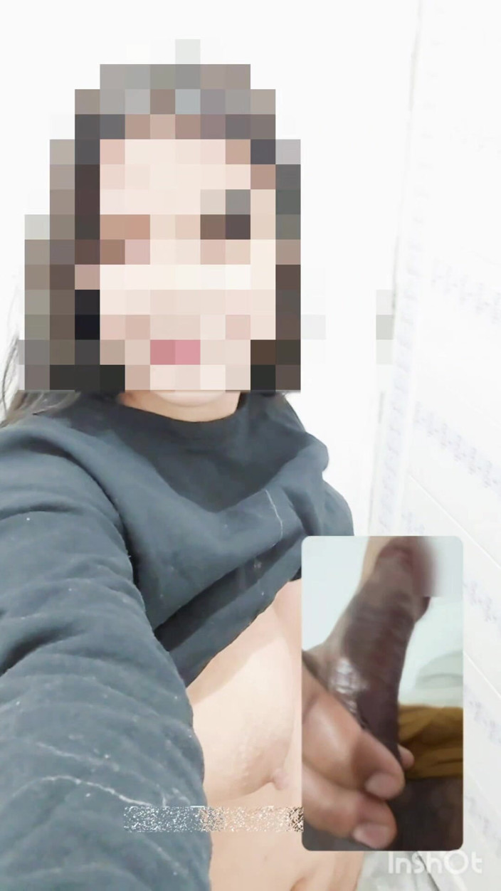 Naughty_Sana: Adik tiri miang melancap dengan bekasnya di aplikasi whats