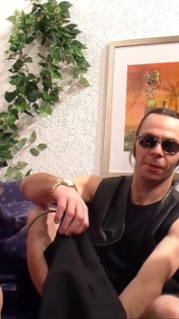The sex therapist is a guest and helps the desperate couple to get the fuck going again