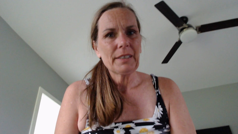 KimitheMilfMommy: Sexy MILF with Natural Dd's in Your Face