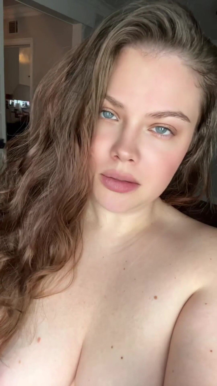 Dirtysecret: Dominazione femminile pov: sputare e ridere un cazzo piccolo