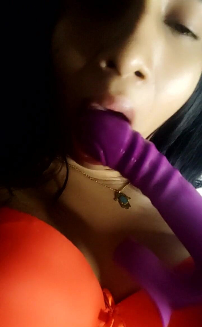 Leyne Rodriguez: 我可以想象你在用我的视频做什么