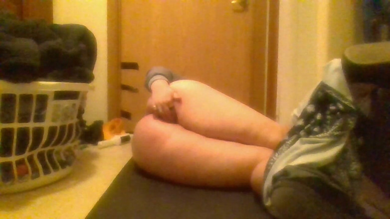 krazykristin: Vibing Anal Stretch