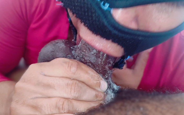 PABLO N3GROBAR: 她可以做一些技巧与她的穆夫！