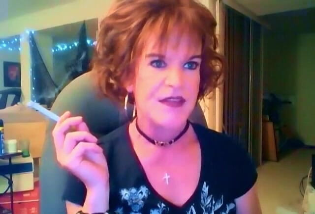 FemmeCheri120: Arhivele Cheri Paige - Eu în modul curvă Fumat newport 100 în unele arată...