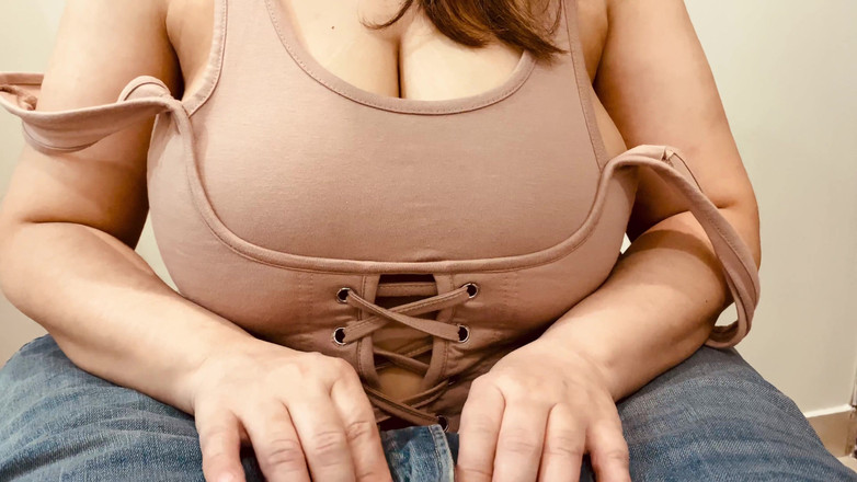 Faustina Pierre: Toket aduhai ibu tiriku dientot habis-habisan sama toket besarnya yang...