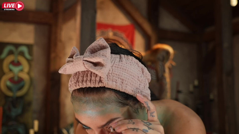 WeAreNewbies: Alexa's Cosplay Glow-up for the Live Chat
