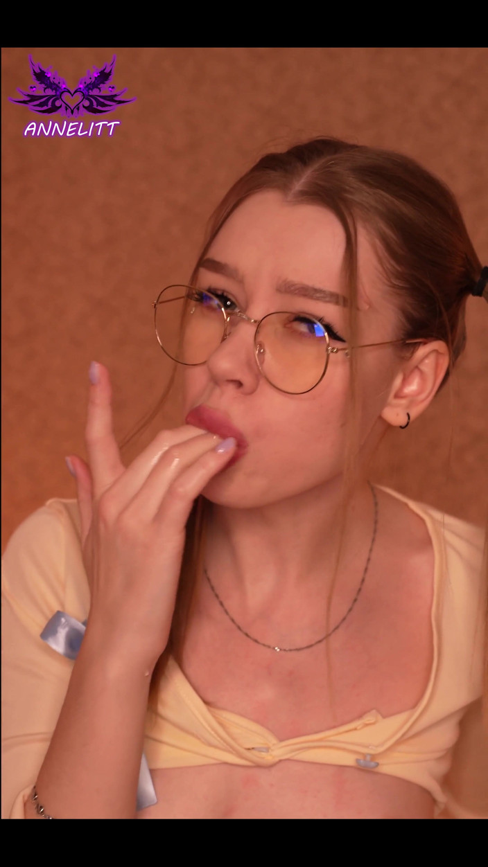 AnneLitt: My Little Wet Mouth Will Make You Very Happy