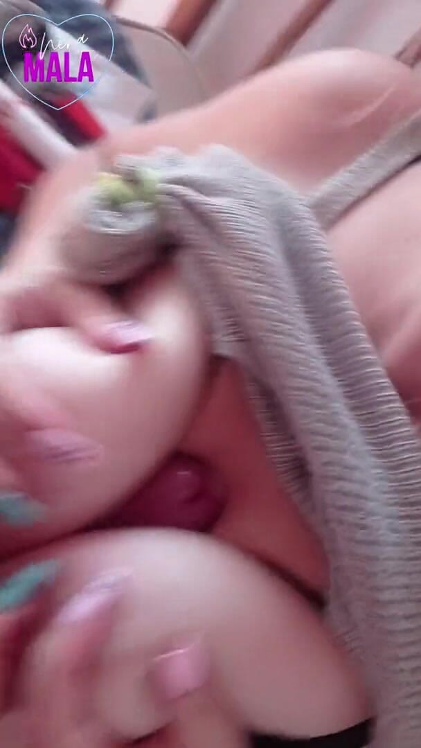 tunoviaputita: Amatör creampie. Sex i köket. Jag fyller hennes fitta med...