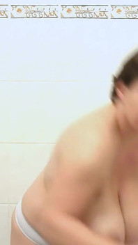 Kristy Wet Jiggly Cycki