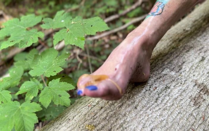 NaomiPerv: Zlato, udělala jsem si nepořádek