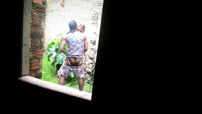 MiguellTrajano: Курьер следовал за клиентом на брошенный участок, чтобы дать его задницу очень горячую на улице и без презерватива - часть 2