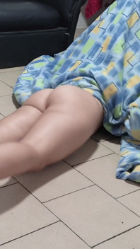 Les vêtements de Jasmin se font manger par un monstre