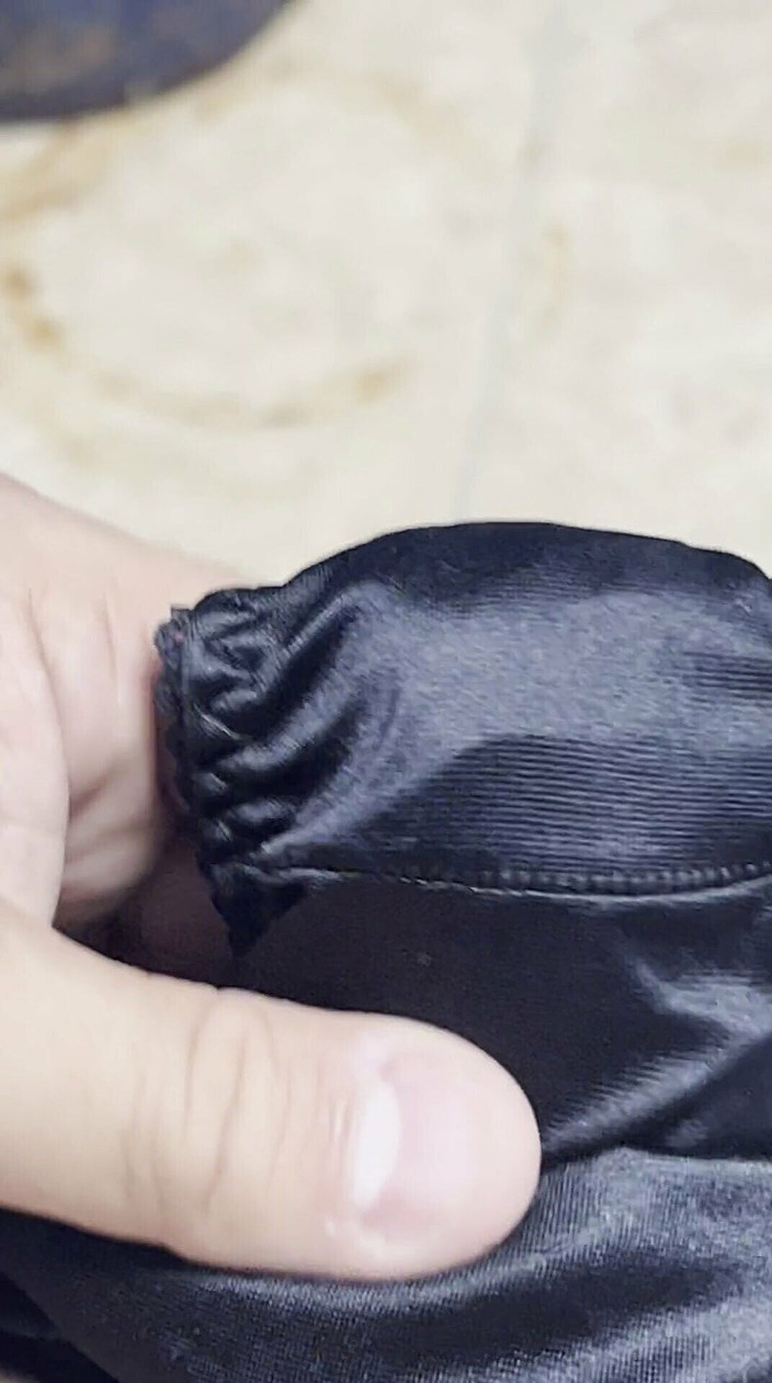 Bigbrook45: Melancap dalam ibu mertua saya, seluar dalam hitam kencing