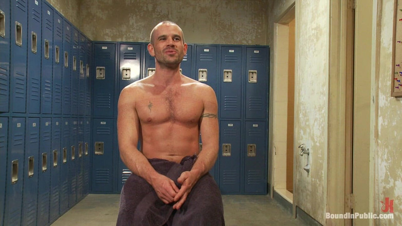 Bound in public: Kuli bangunan ini diikat dan dientot habis-habisan sama cowok sange...