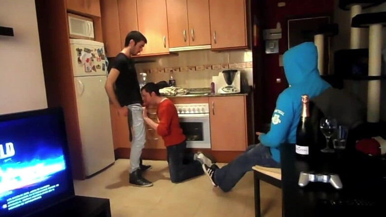 Robyn 3Some: Menonton abang tiri saya berkongkek