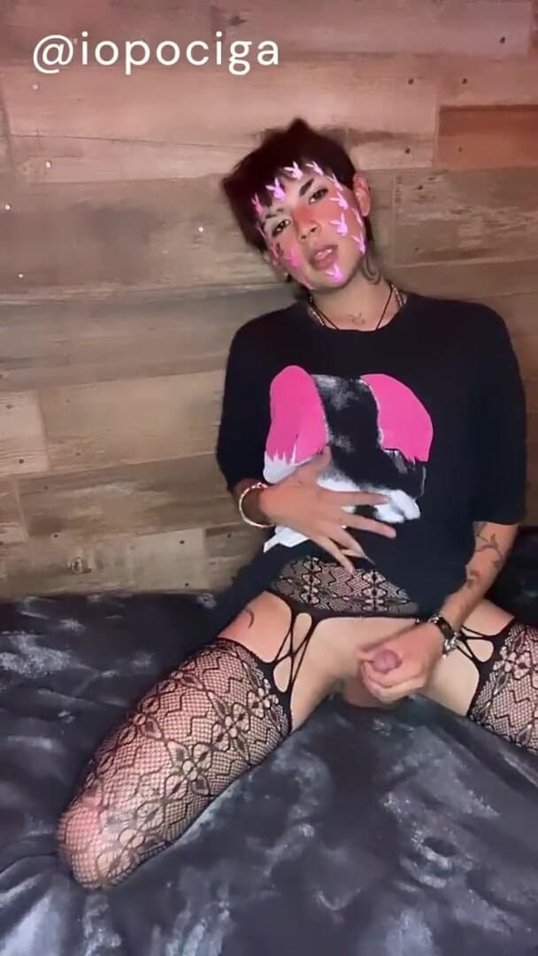 Flumenar: Femboy Giving Himself Pleasure