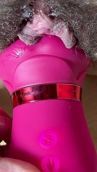Crazy Pussy Linking with a Toy Makes Me a Big Squirt!!! Hot Pussy Eating!!!