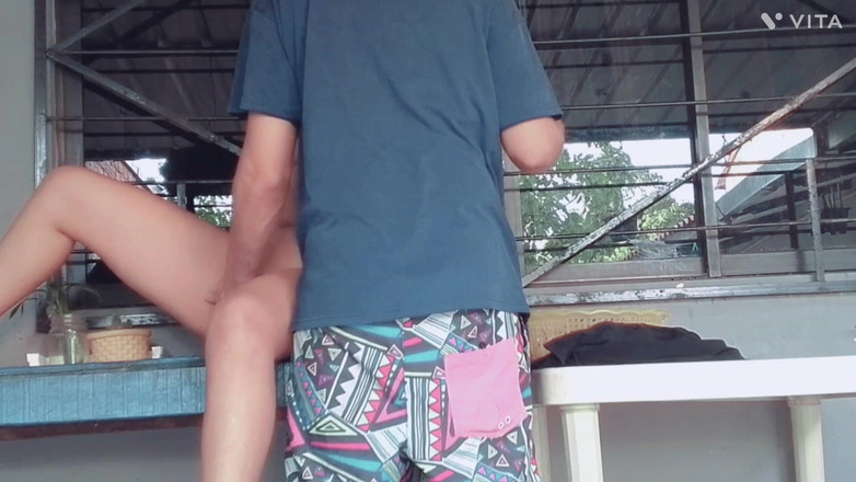 Kamila6922: Min svägerska vill ha kuk i alla positioner