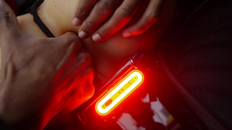 Dorian DomTop: Cowok kulit hitam ini lagi asik ngentot sama mainan seksnya