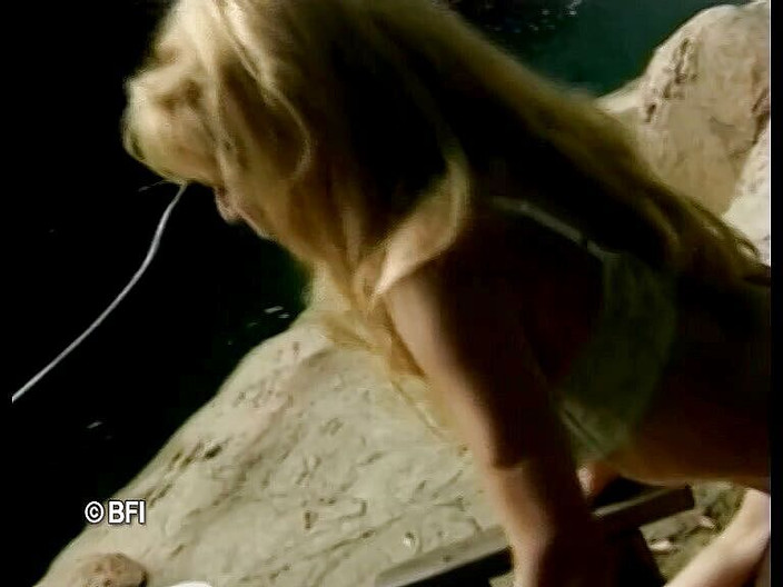 Girls enjoying girls with lesbian daydreamers: प्यारी युवा कॉलेज गर्ल्स लेस्बियन