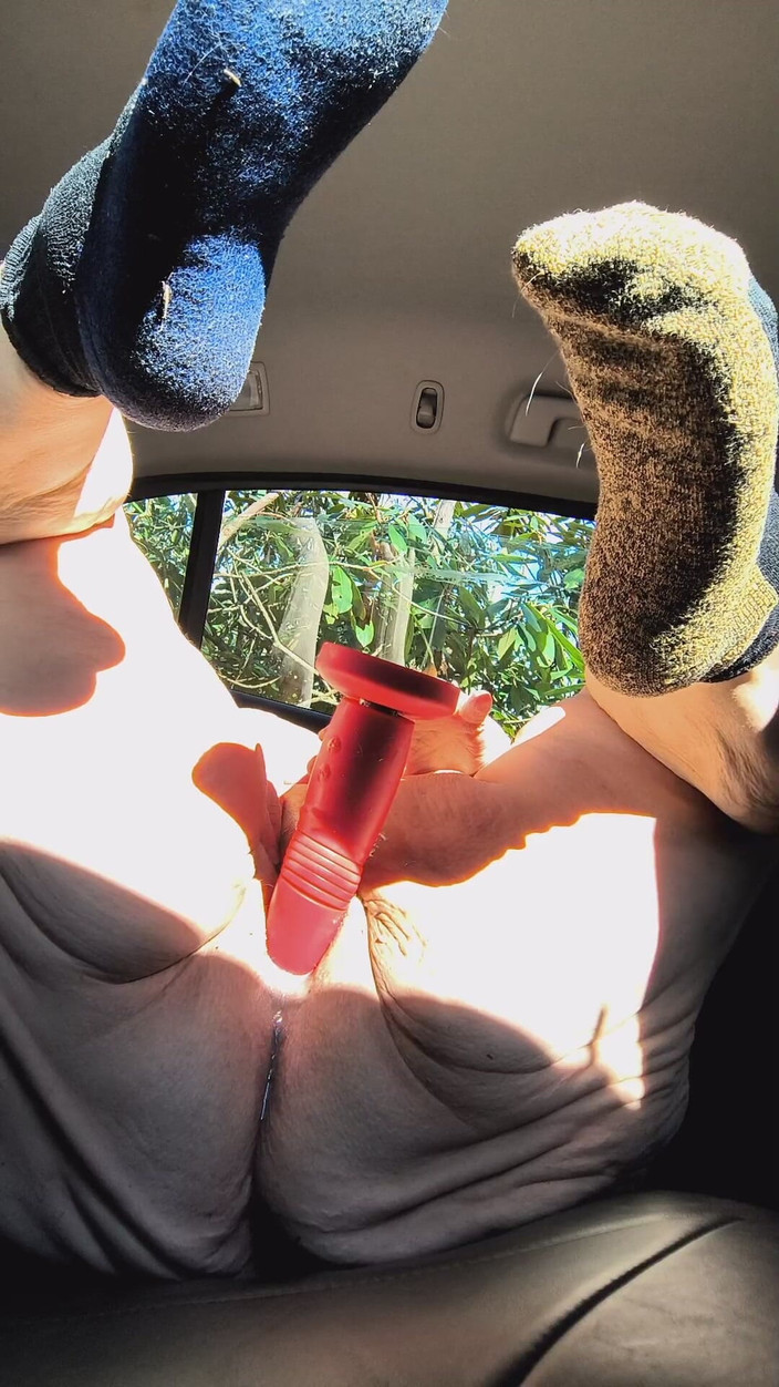 HerculesnVENUS: Cipka kapiąca mokro Ona się pieprzy bez żalu