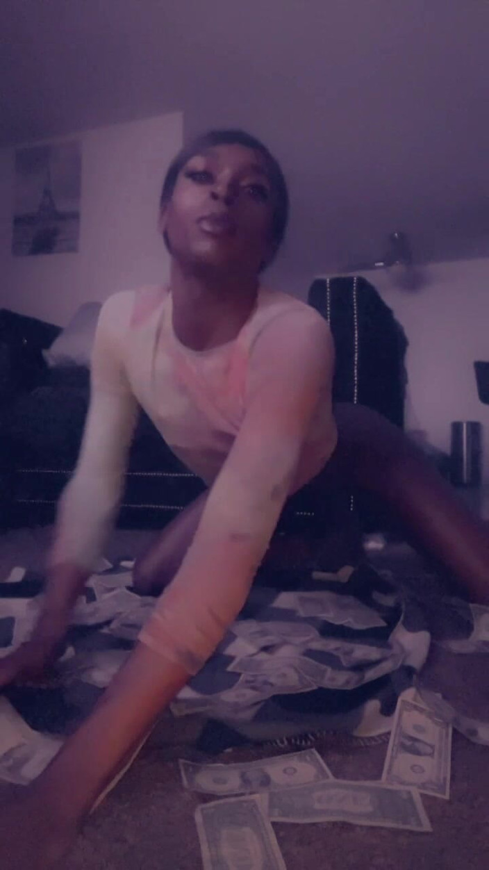 Yummie encounters: Pantat bahenol cewek seksi ini dientot habis-habisan sampai dia mengerang...