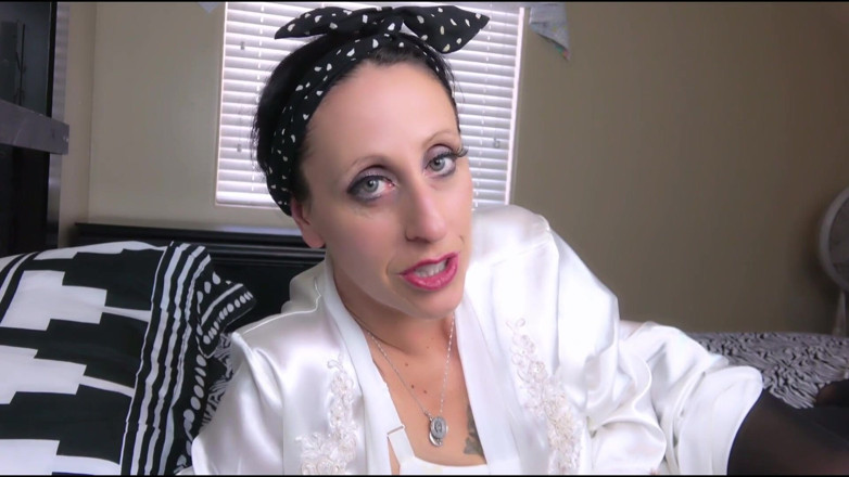 Lourdes Noir: I'm the only woman for you. Aren't i step-son