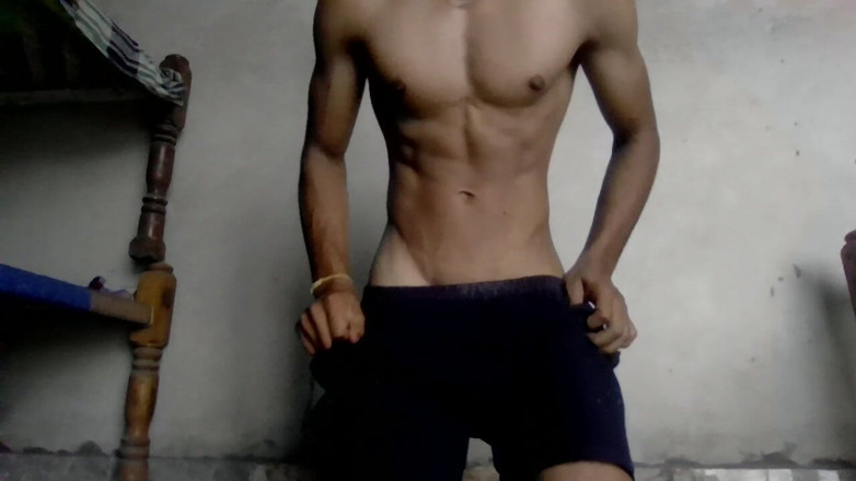 sexy_boy18Basket: A Teen Boy Showing His Sexy Body