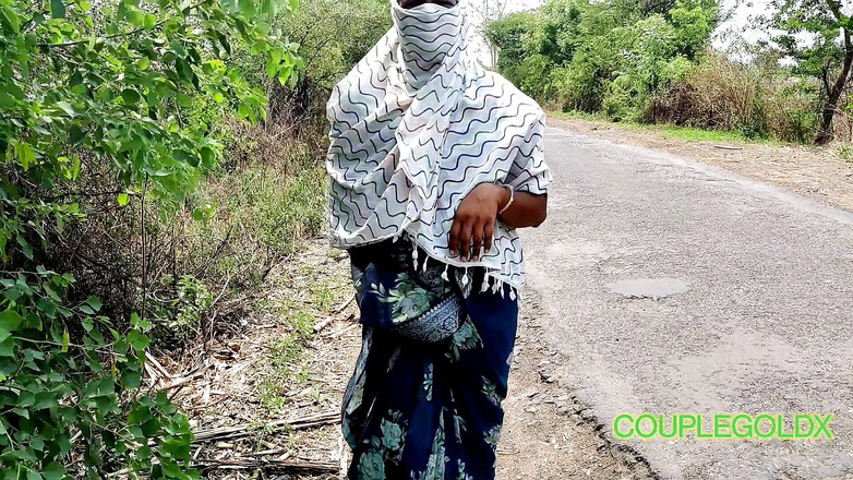 Sexy Komal: Road Lady Komal nói, tôi cần 15 đến 20 con cu trong âm hộ...