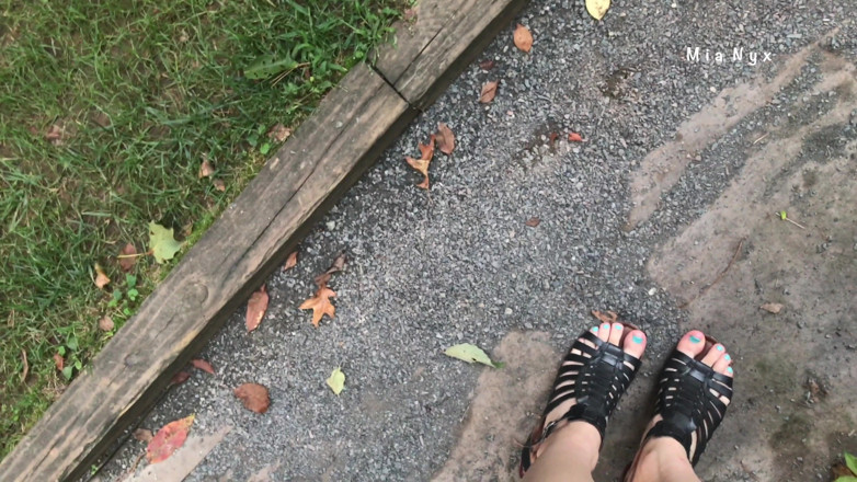 MiaNyx: Mes jolis pieds dehors