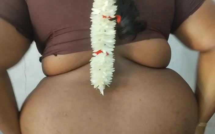 Santhi89: Tamil Beautiful Aunty Very Hot Boobs and Unbelievable Body